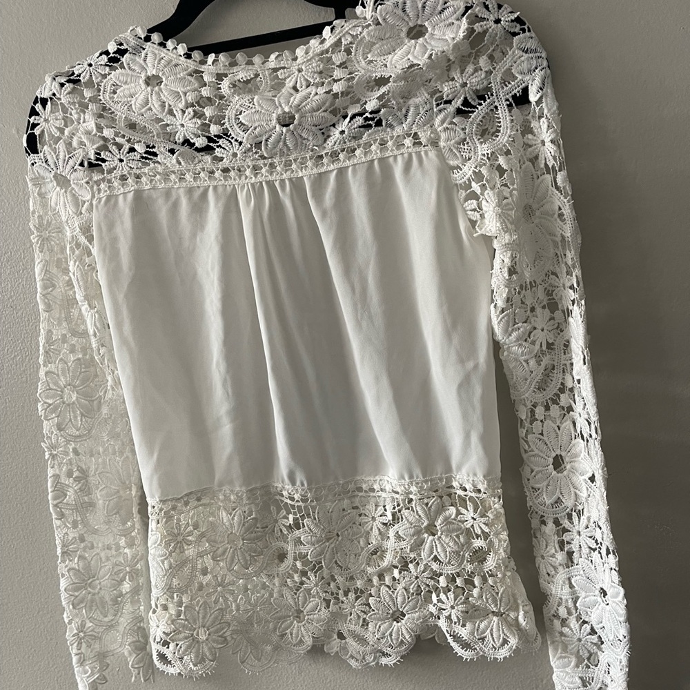 Sheer lace medium blouse - Picture 7 of 7